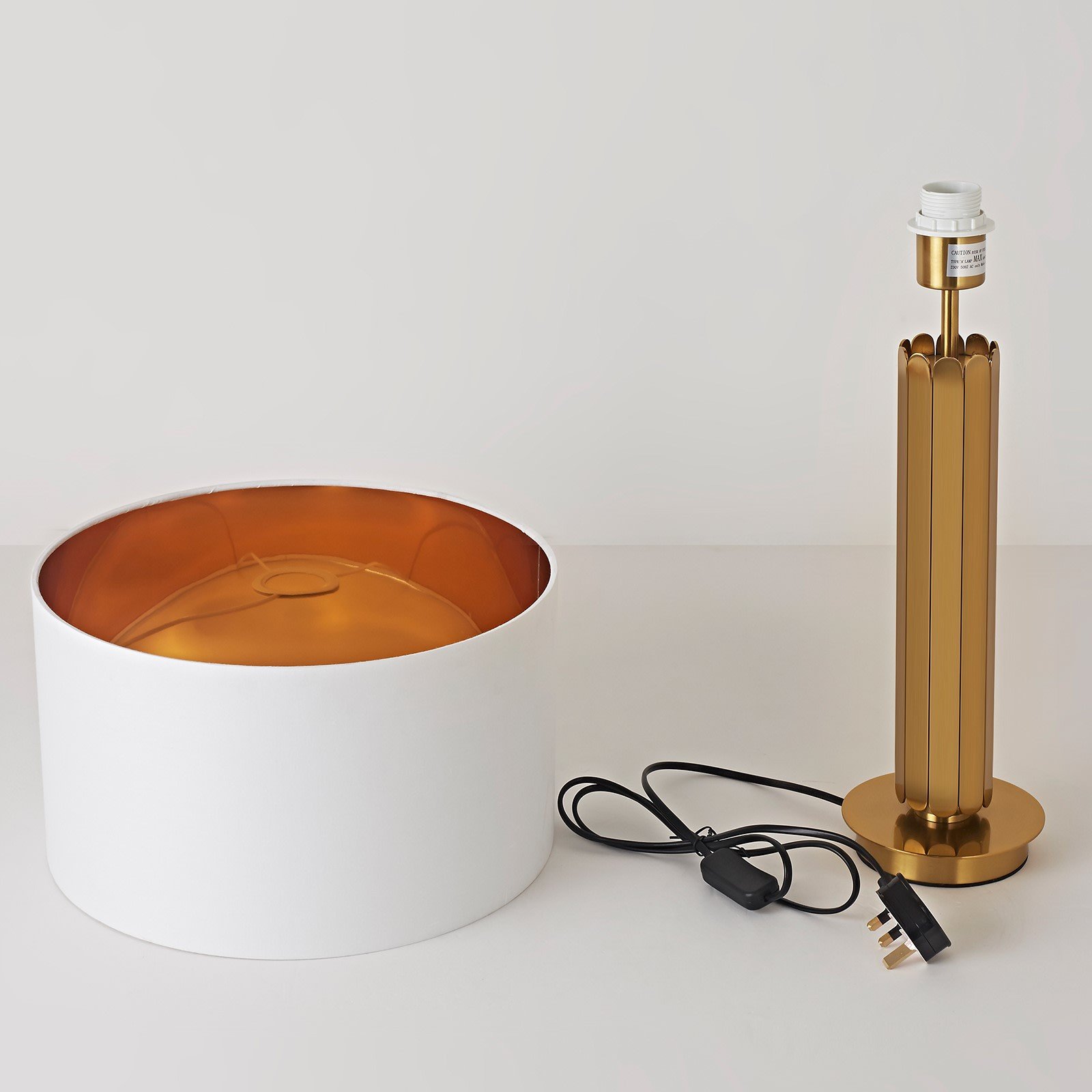 T209026 Lamp - Image 2
